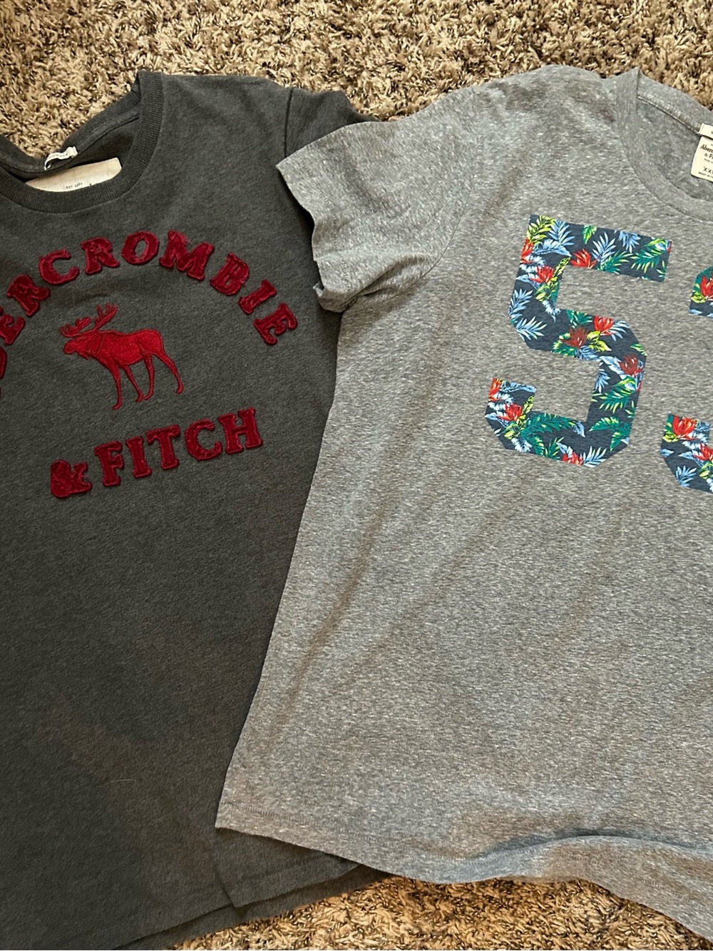Abercrombie Men’s Charcoal Logo Tee - Red Embroidery Lot